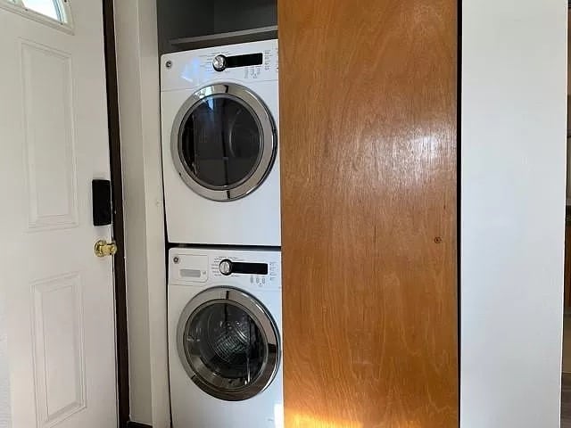 property at 2024 Goss St