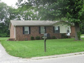 1164 Meadowview Dr in Gallatin, TN - Building Photo