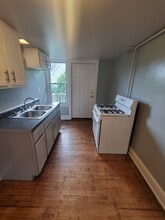 3303 W Juneau Ave in Milwaukee, WI - Building Photo - Building Photo