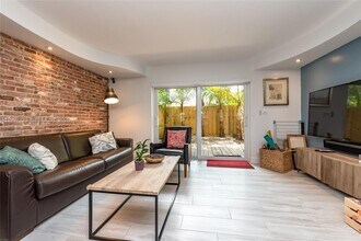 3000 Bird Ave in Miami, FL - Building Photo - Building Photo