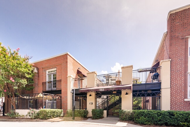 property at 985 Ponce De Leon Ave NE