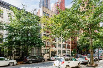 416 E 85th St in New York, NY - Building Photo - Primary Photo