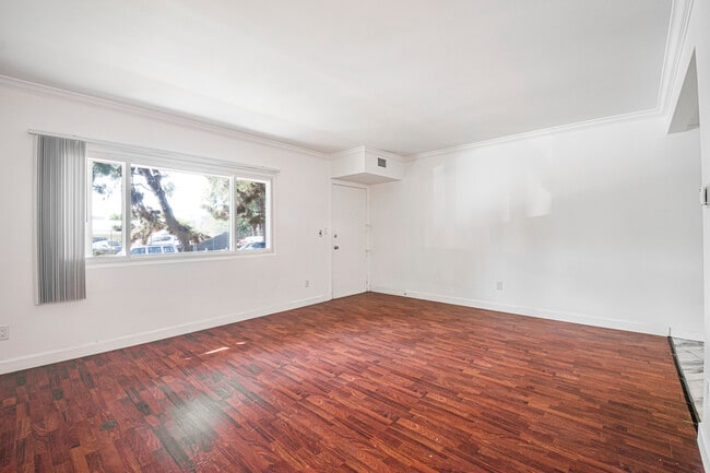 5837.5A 88th St, Unit 5837.5A in Los Angeles, CA - Building Photo - Building Photo