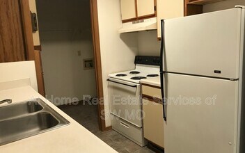 753 E Bain St in Ozark, MO - Building Photo - Building Photo