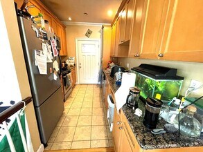 2 High Rock Way, Unit 1 in Boston, MA - Foto de edificio - Building Photo