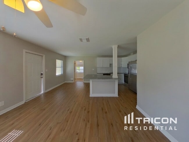 5582 Atlantic Ave N in St. Petersburg, FL - Building Photo - Building Photo