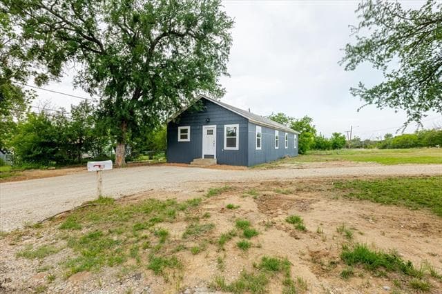1202 SW 11th Ave in Mineral Wells, TX - Building Photo - Building Photo
