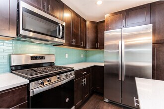 476 Fulton St, Unit 1 in Medford, MA - Foto de edificio - Building Photo