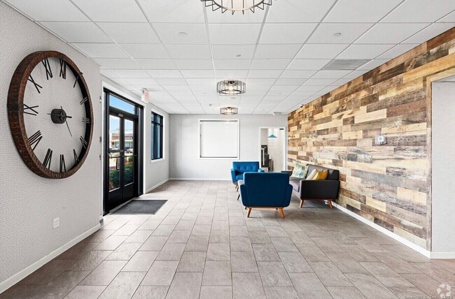 225 Lordship Blvd in Stratford, CT - Building Photo - Building Photo