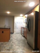 1605 Norpoint Way NE in Tacoma, WA - Building Photo - Building Photo
