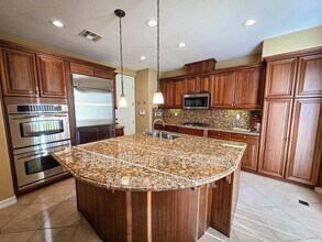 11357 Nahama Ln in San Diego, CA - Building Photo - Building Photo