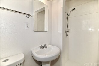 4706 Vantage Ave in Los Angeles, CA - Foto de edificio - Building Photo