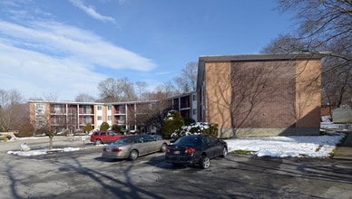 243-249 Park St in North Attleboro, MA - Foto de edificio - Building Photo