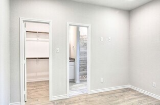 11789 White Cedar St in Willis, TX - Building Photo