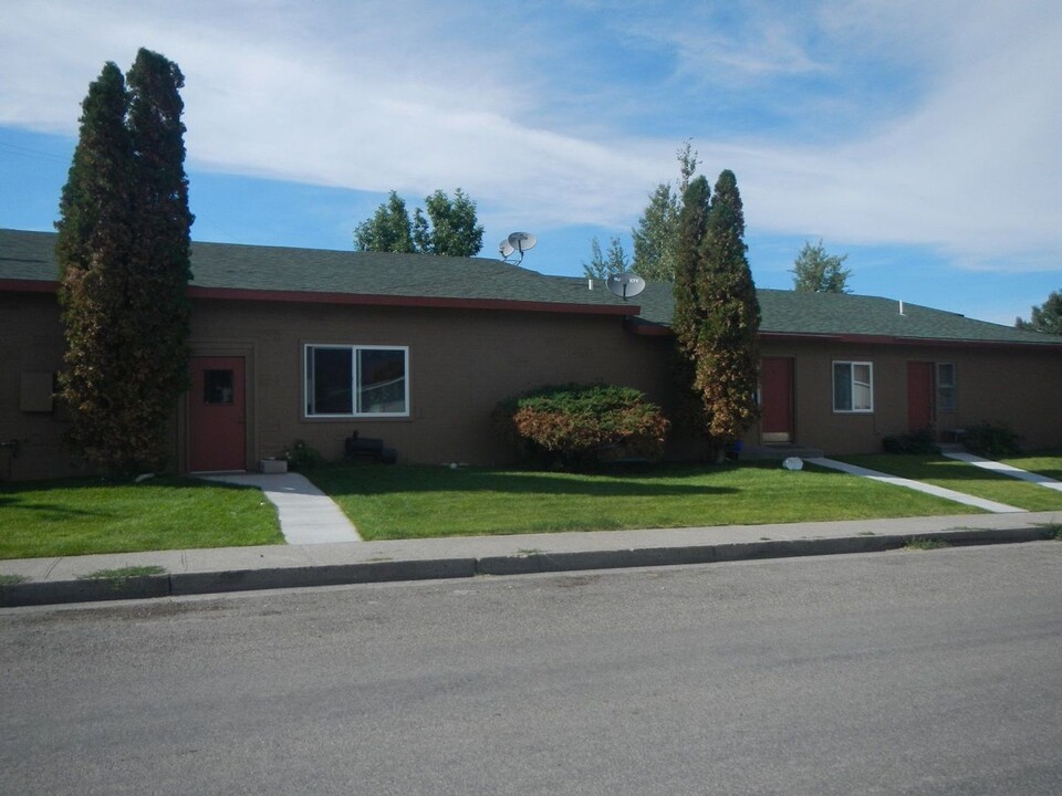 1402 W Crawford St in Livingston, MT - Building Photo