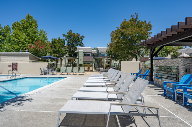 Crossbrook Apartments in Rohnert Park, CA - Building Photo - Other