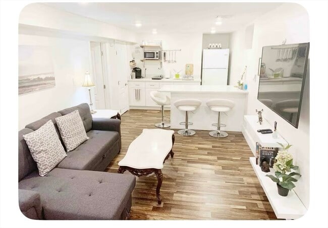 40 Eddy St in Newton, MA - Building Photo - Building Photo