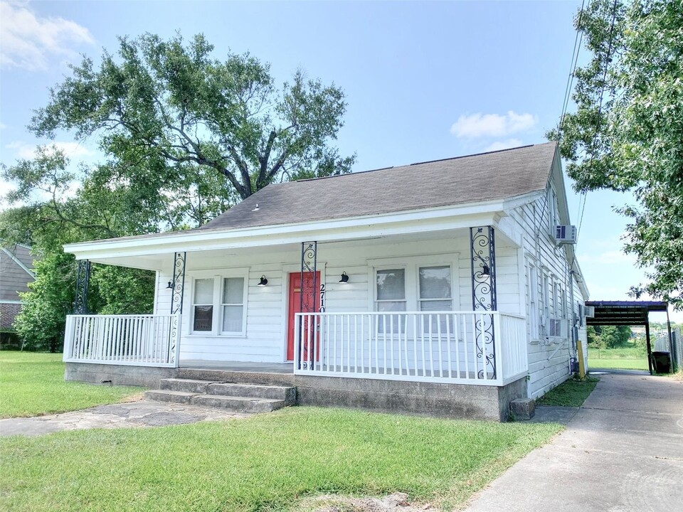 2710 Carrolton St in Houston, TX - Building Photo