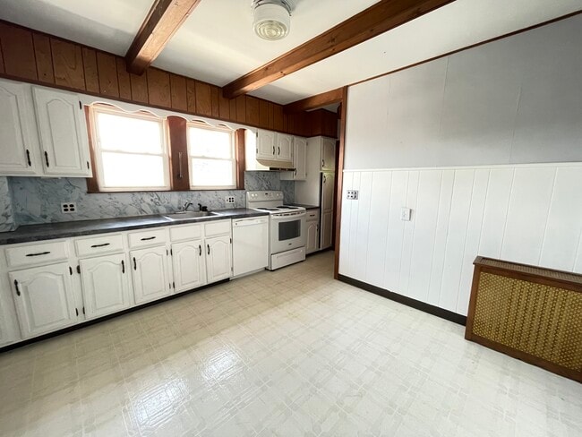 14 Allen St, Unit 2, Unit 2