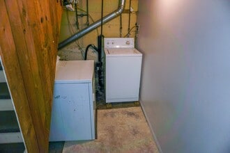 2712 Sinton Ave in Regina, SK - Building Photo - Building Photo