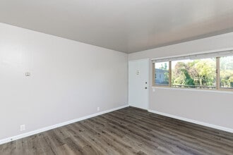 3405 Dimond Ave in Oakland, CA - Building Photo - Building Photo