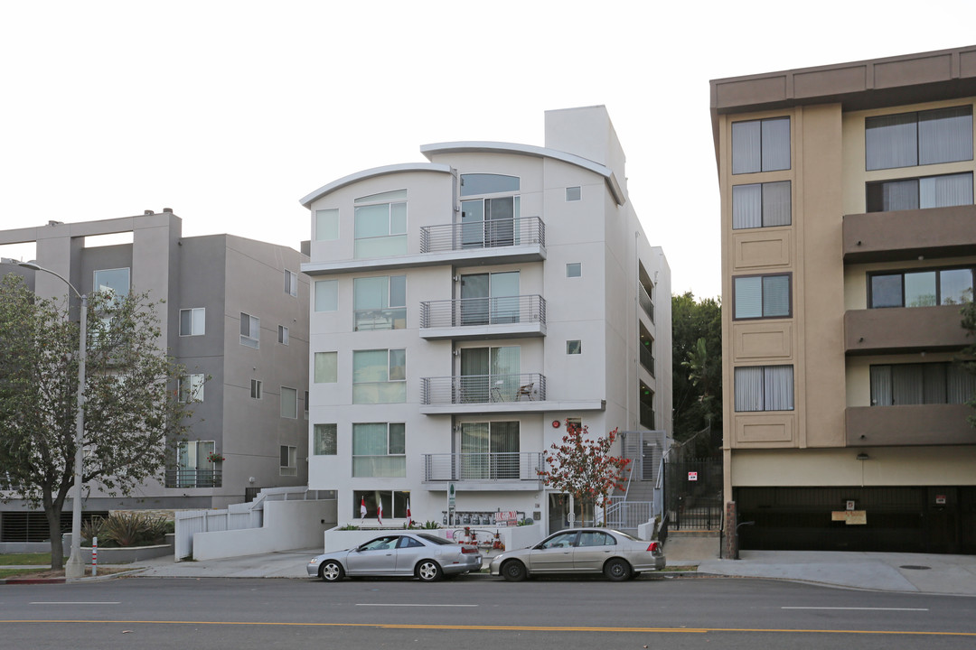 1611 S Beverly Glen Blvd in Los Angeles, CA - Foto de edificio