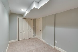 3506 W Diversey Ave, Unit G in Chicago, IL - Building Photo - Building Photo