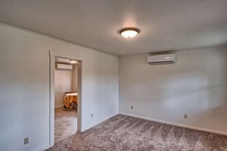 150 Court St in Weaverville, CA - Building Photo - Building Photo