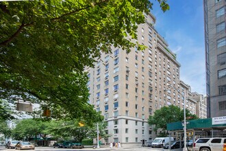 880 Fifth Ave in New York, NY - Foto de edificio - Building Photo