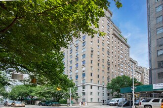 880 Fifth Ave in New York, NY - Building Photo - Building Photo