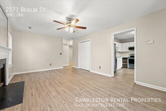 2571 Realm St in North Charleston, SC - Building Photo - Building Photo