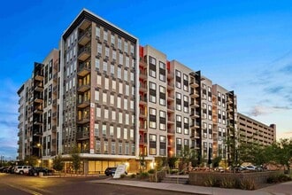 Aspire Park Central in Phoenix, AZ - Building Photo - Building Photo