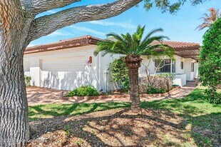 810 Parkside Pl in Satellite Beach, FL - Building Photo