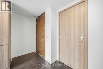 3 Concord Cityplace Wy in Toronto, ON - Building Photo - Building Photo