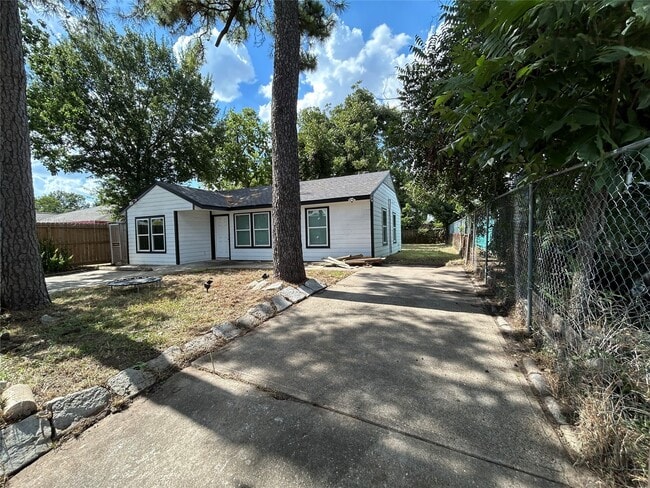 5305 Southlea St in Houston, TX - Building Photo - Building Photo