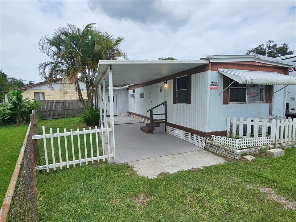 503 Longfellow Blvd in Lakeland, FL - Foto de edificio