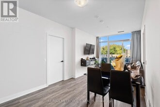 110-1350 Ellesmere Rd in Toronto, ON - Building Photo - Building Photo