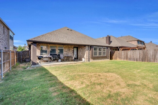 1129 Snowy Owl Dr in Alvarado, TX - Building Photo - Building Photo