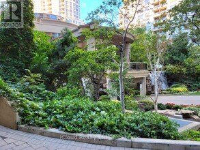 3880 Duke of York Blvd in Mississauga, ON - Building Photo - Building Photo