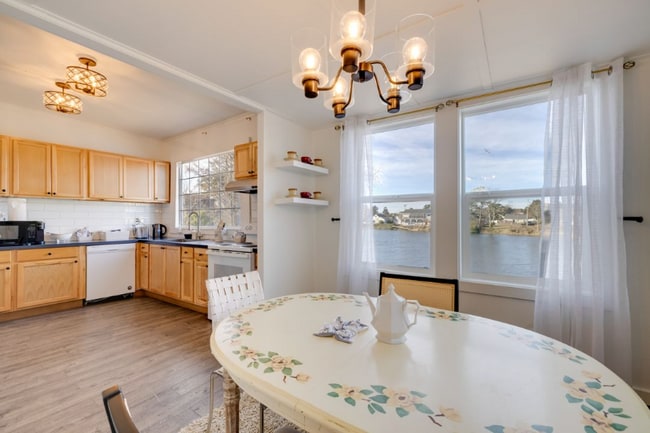 414 S Holladay Dr in Seaside, OR - Foto de edificio - Building Photo