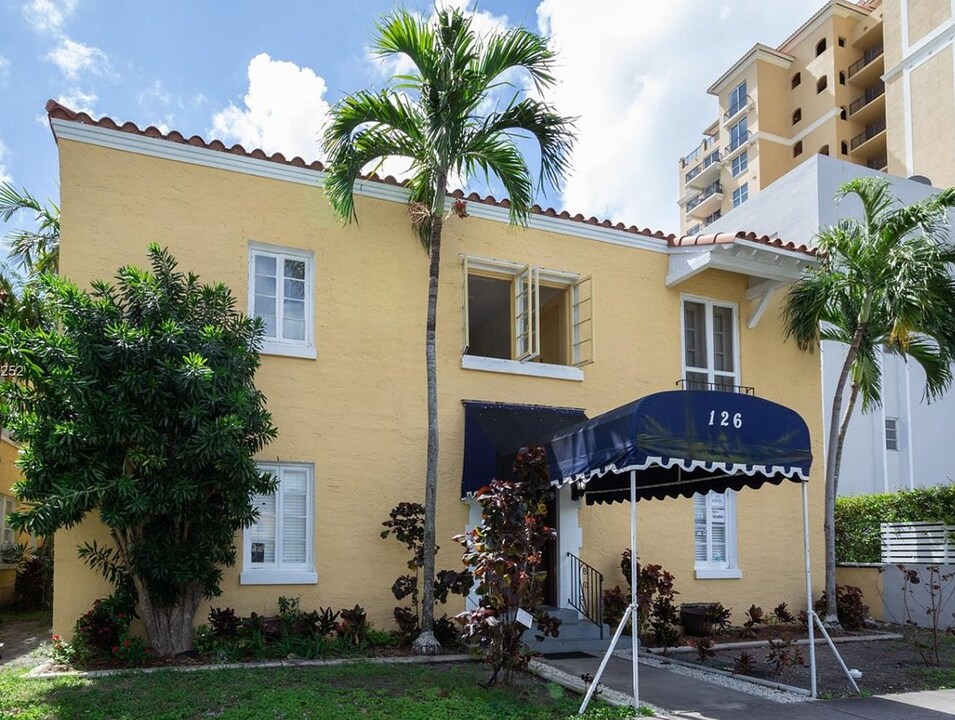 126 Mendoza Ave in Coral Gables, FL - Building Photo