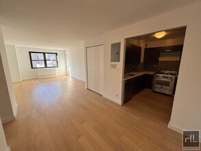 East 39th Street in New York, NY - Building Photo - Building Photo
