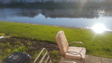 9030 W Heathwood Cir in Niles, IL - Building Photo - Building Photo