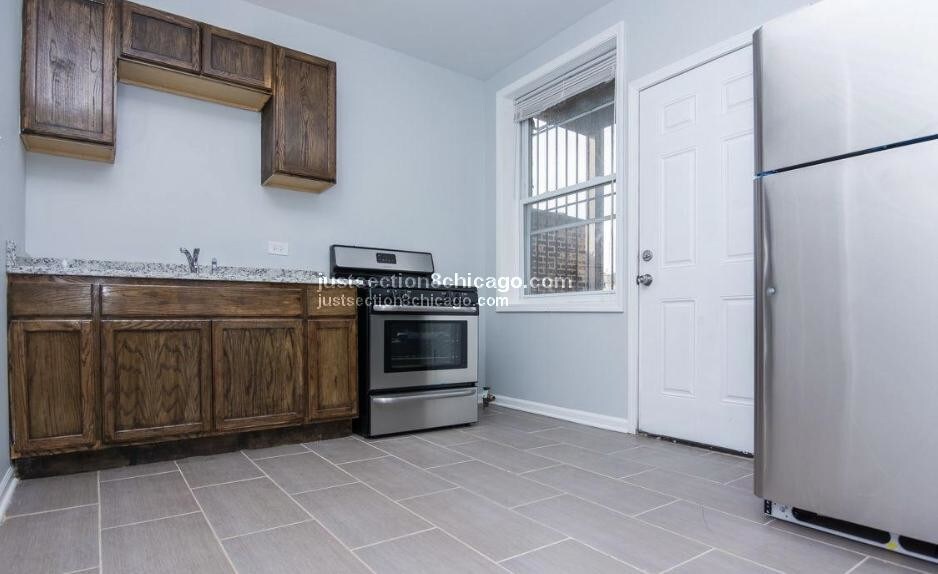 7038 S Chappel Ave-Unit -3 in Chicago, IL - Building Photo