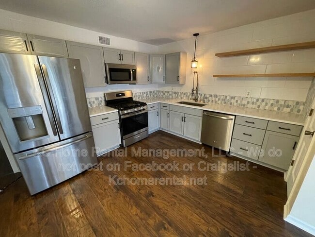 209 Woodbridge Ln in Kansas City, MO - Building Photo - Building Photo