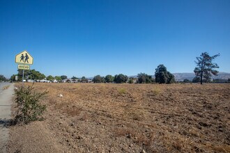 Lillian Commons- Rosewood- Residential in Morgan Hill, CA - Foto de edificio - Building Photo