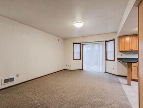 6721 62nd Pl NE in Marysville, WA - Foto de edificio - Building Photo