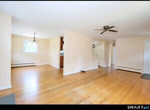 200 Lobdell Dr in Stratford, CT - Building Photo - Building Photo