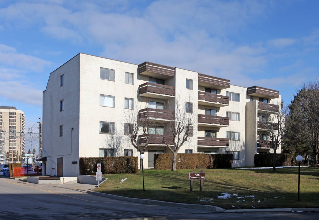 516 Canonberry Court in Oshawa, ON - Building Photo