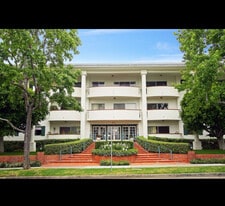 521 Montana Ave, Unit 107 in Santa Monica, CA - Building Photo